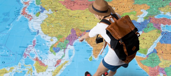 Trouver un job d'été à l'étranger : le guide et les forums 2019